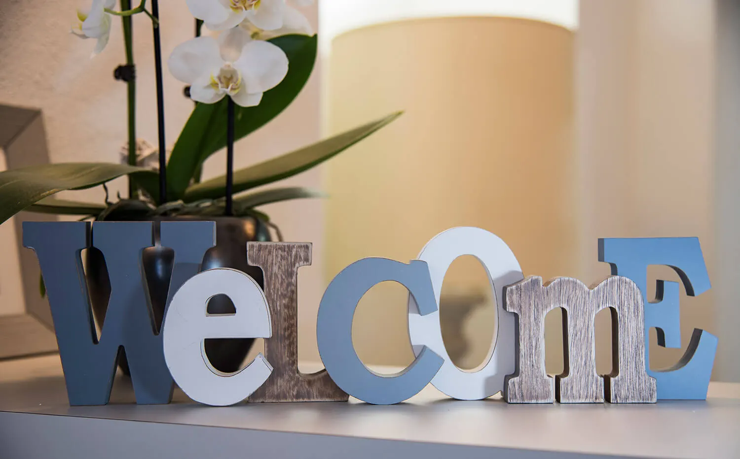 La scritta Welcome all’ingresso